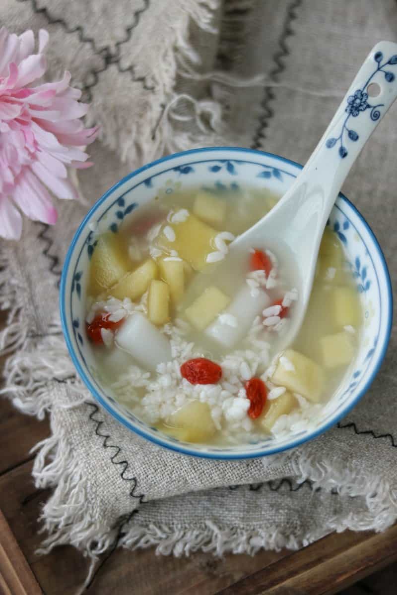 醪糟苹果年糕汤