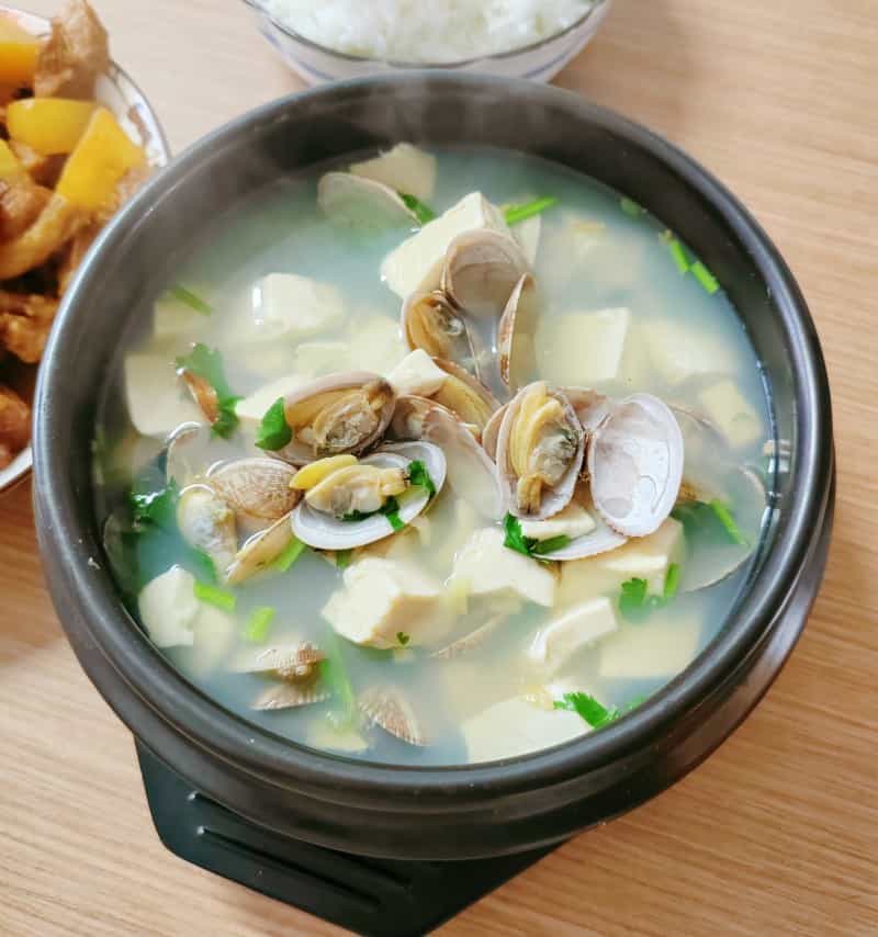 蛤蜊豆腐​​湯