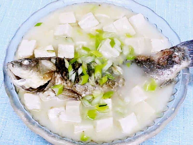 奶湯鯽魚