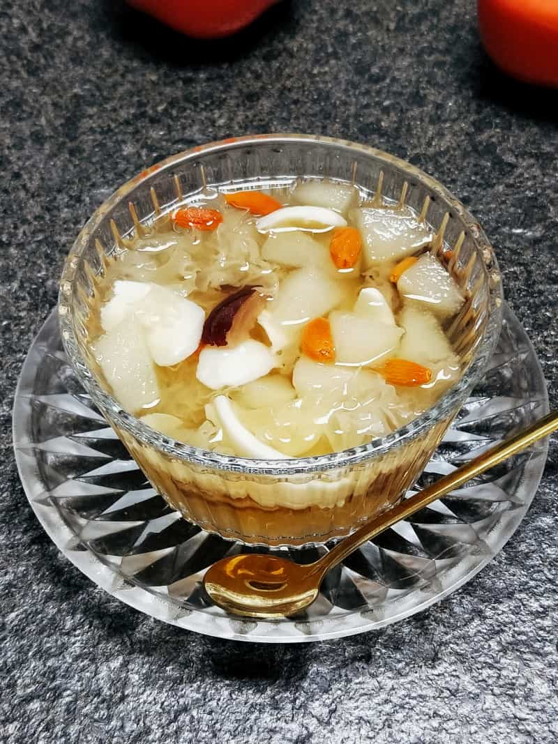 銀耳百合雪梨湯