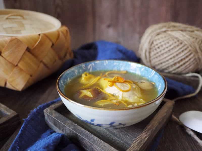 蟲草花燉雞湯