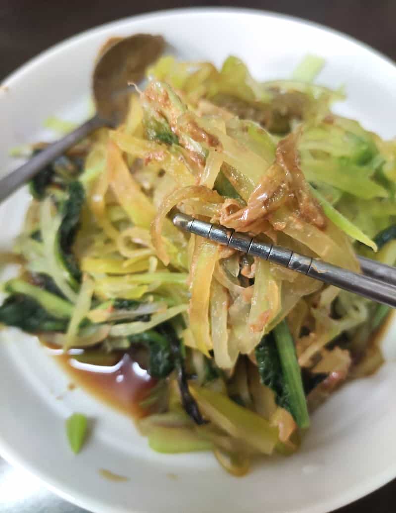 麻醬拌萵筍絲