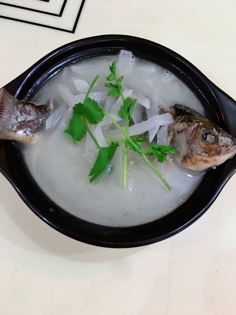 白蘿蔔鯽魚湯