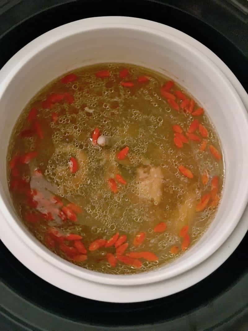當歸紅棗枸杞燉雞湯