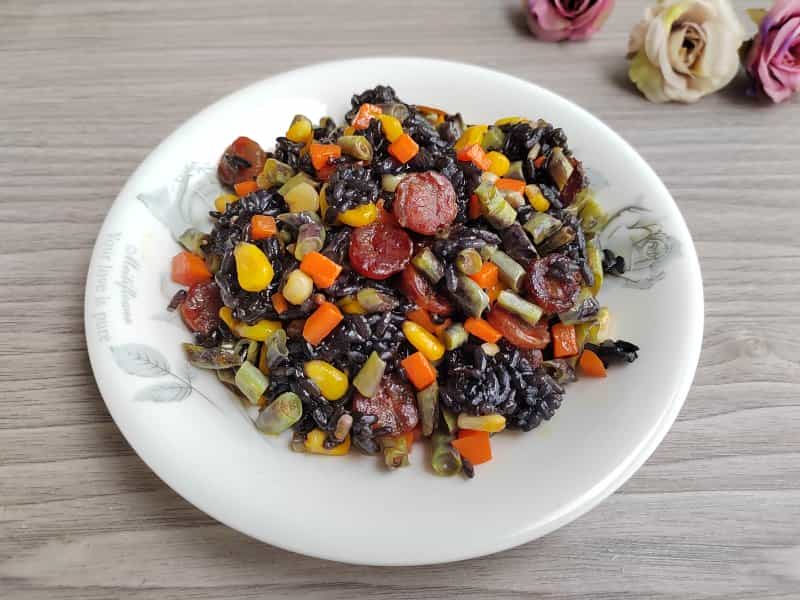 臘腸炒烏米飯