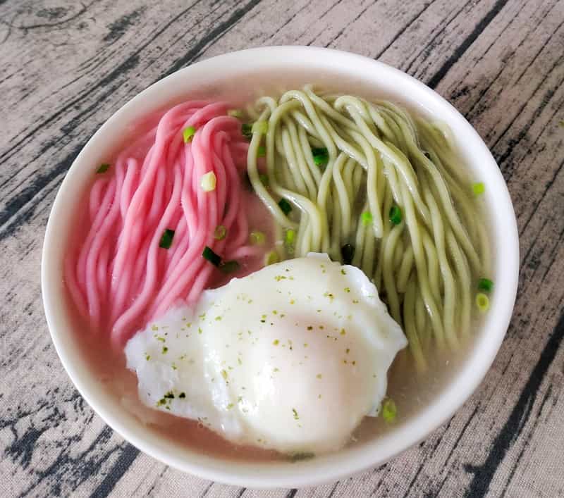 雙色美味湯麵