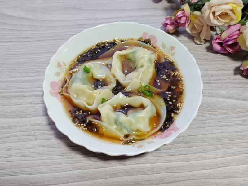 鮮肉芹菜餛飩