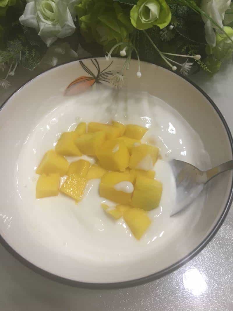芒果蜂蜜拌酸奶