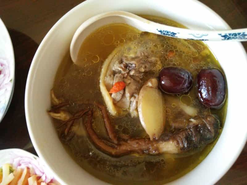 當歸紅棗雞湯