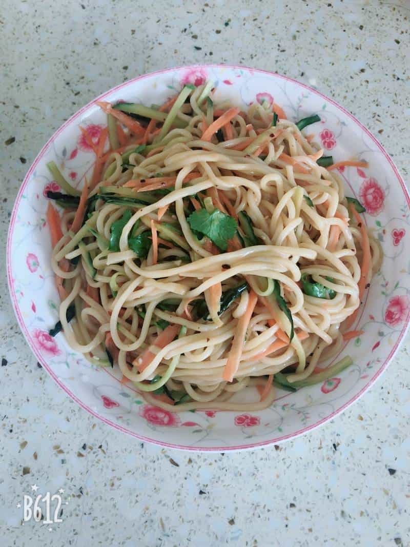 拌涼面