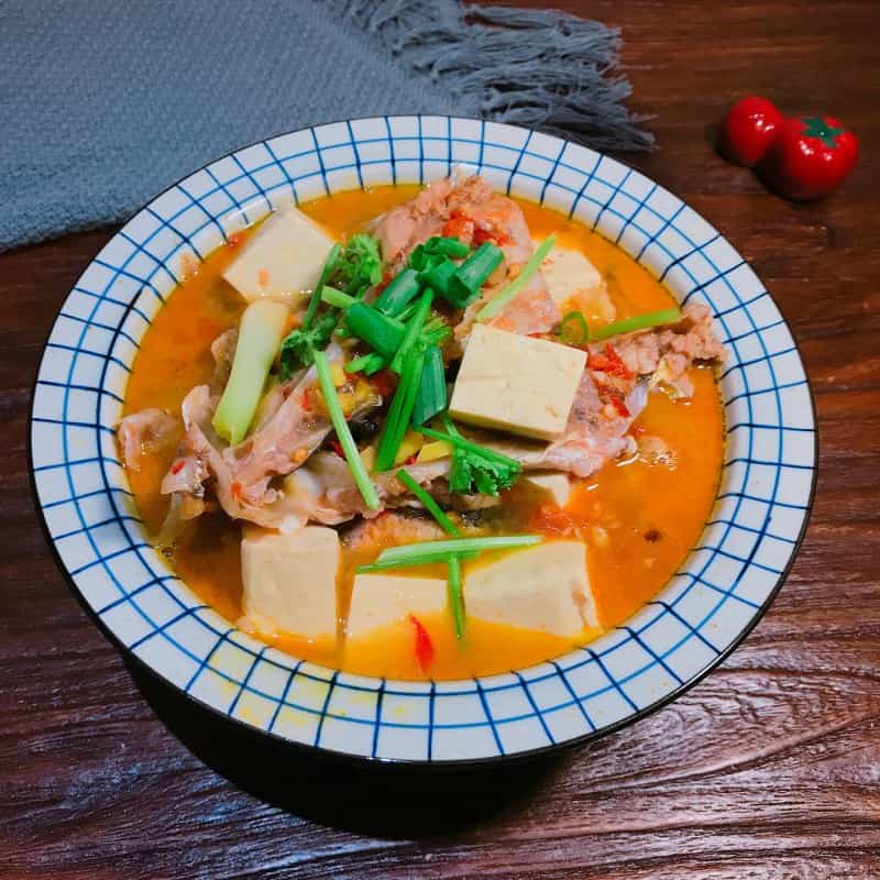 魚頭燉豆腐