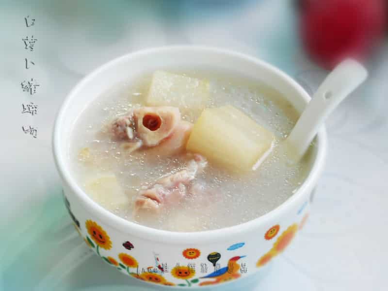 白蘿蔔豬蹄湯