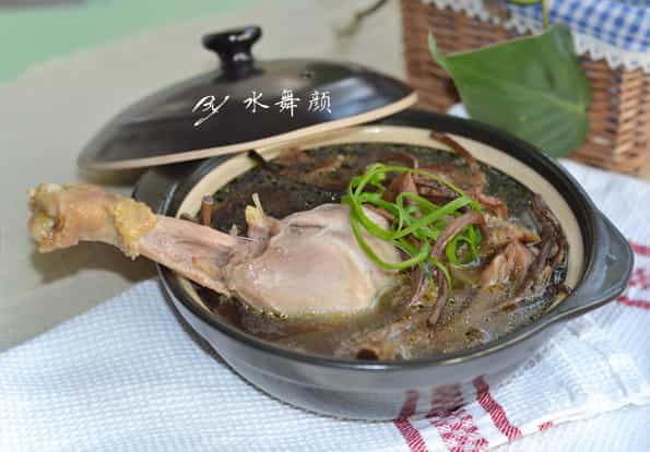 茶樹菇燉雞腿