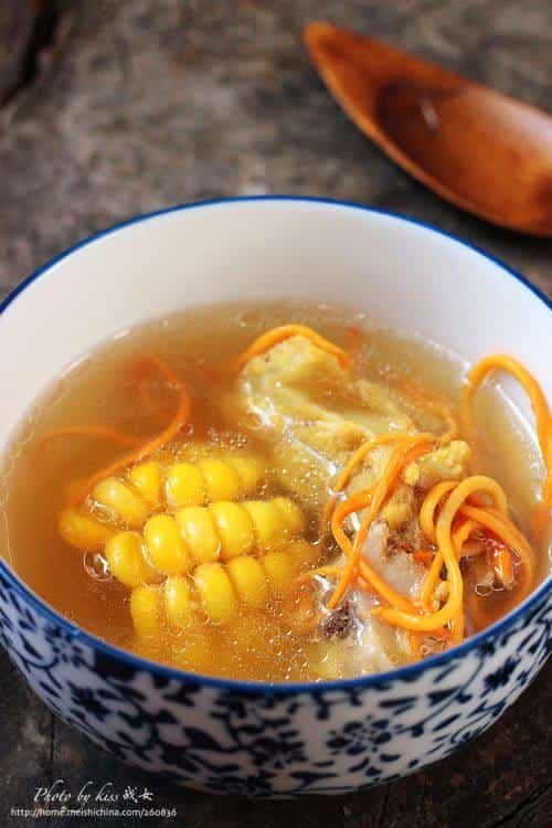 蟲草花煲豬骨