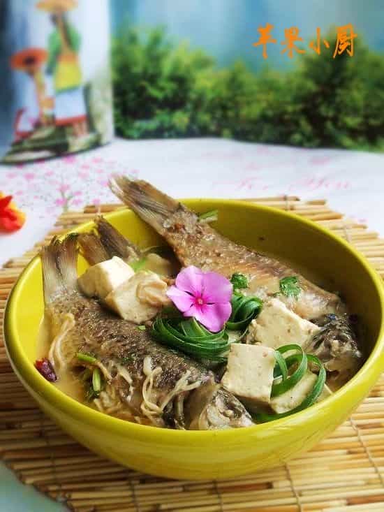 鯽魚燉豆腐