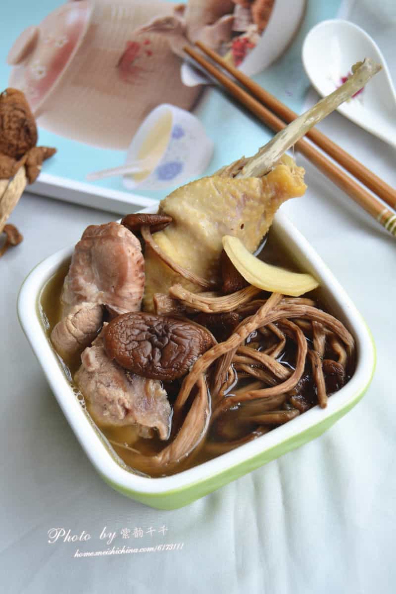 茶樹菇煲雞