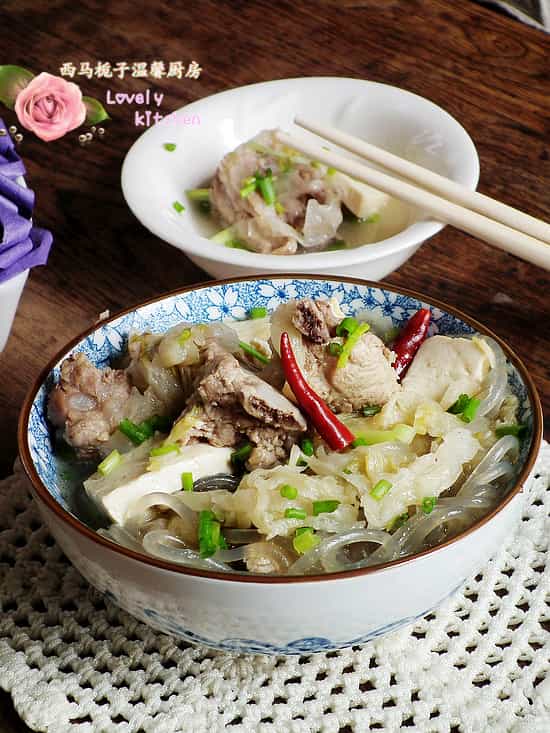 酸菜燉排骨