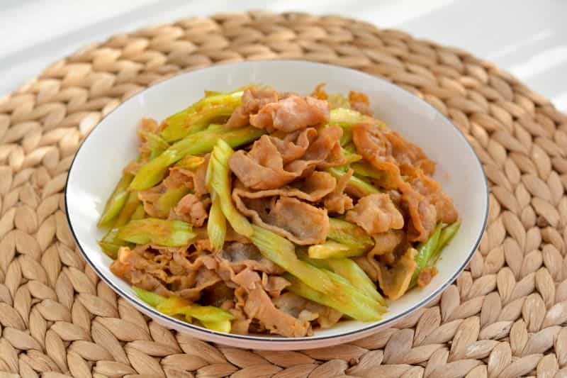 肥牛炒芹菜