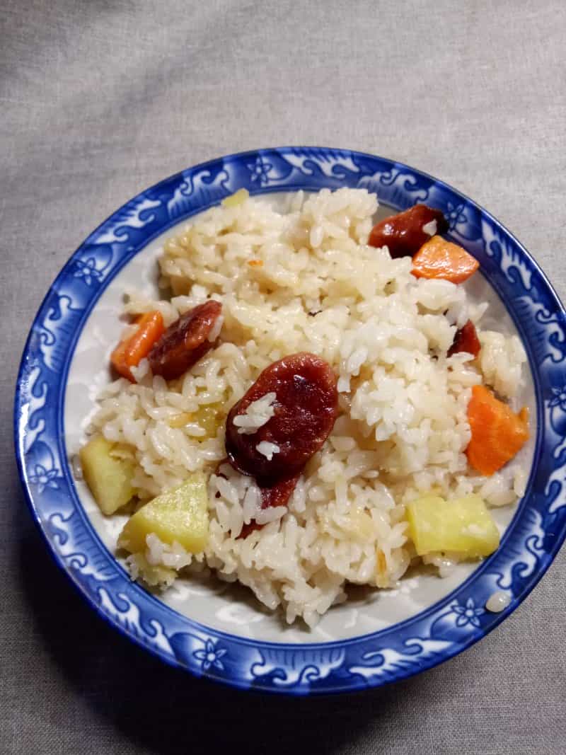 廣式辣腸燜飯