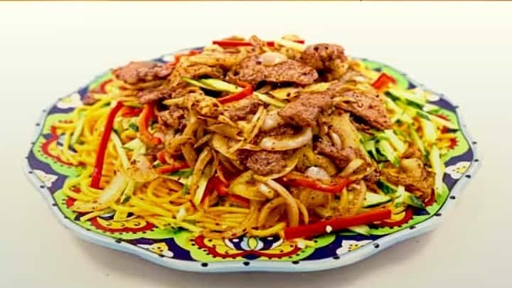 新疆特色美食之黃面烤肉