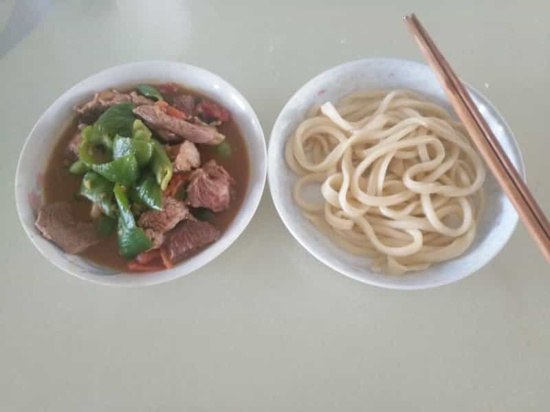 新疆過油肉拌麵