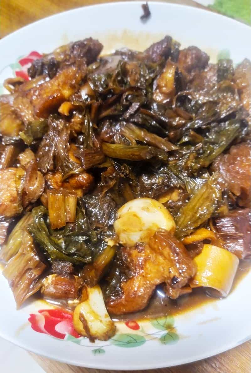 鹹菜燜下腩