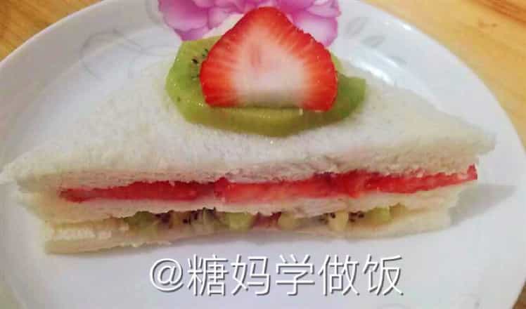 簡單水果三明治