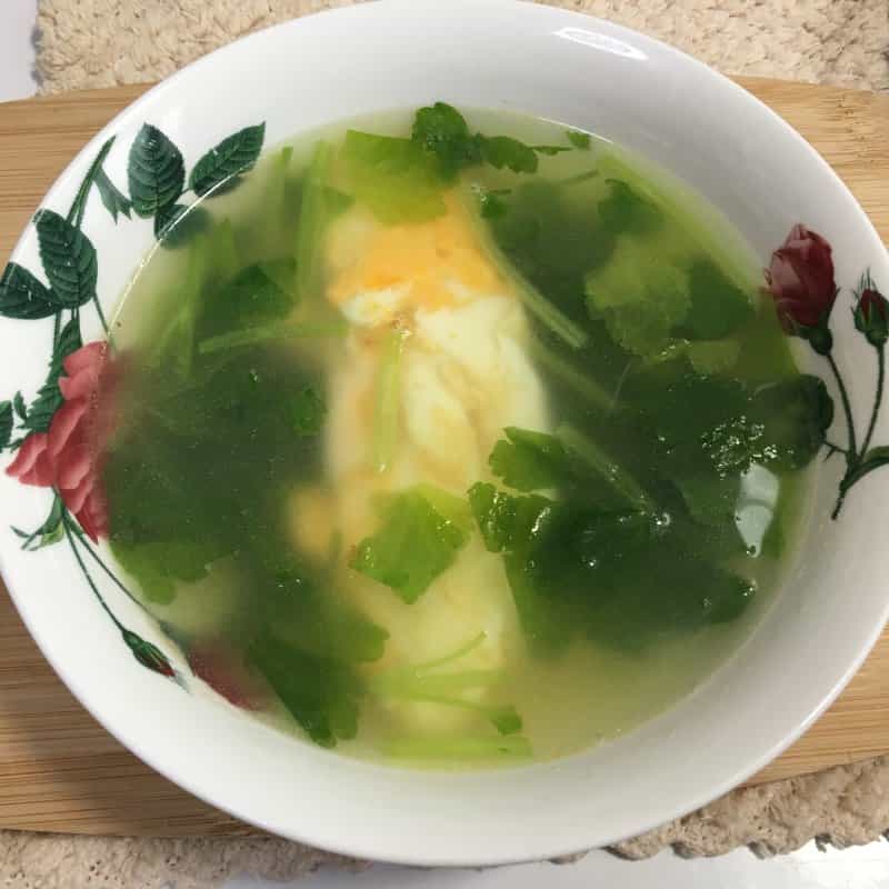 荷包蛋香芹高湯