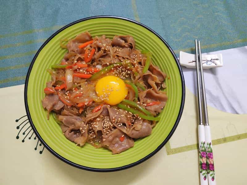 肥牛丼