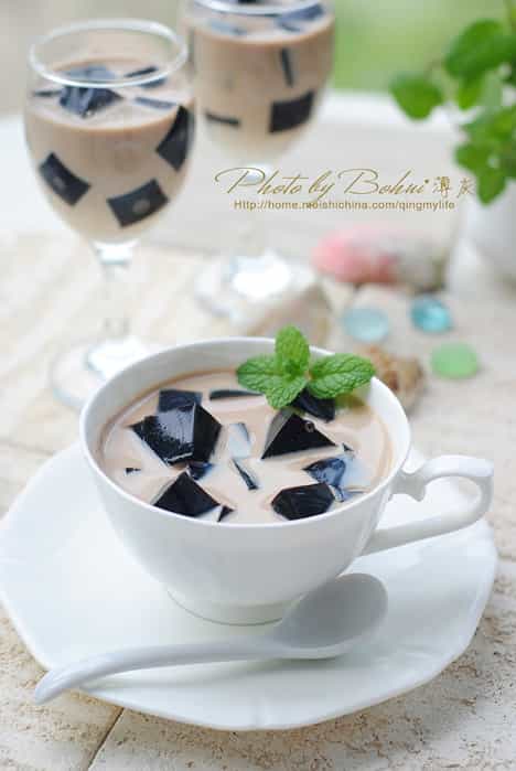 仙草凍奶茶