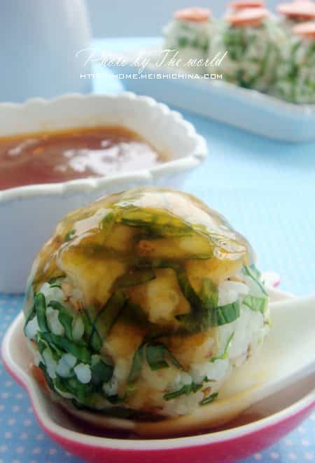 澆汁菠菜小飯糰