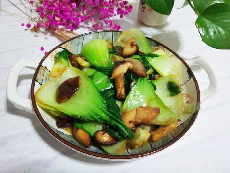 臘肉炒香菇油菜