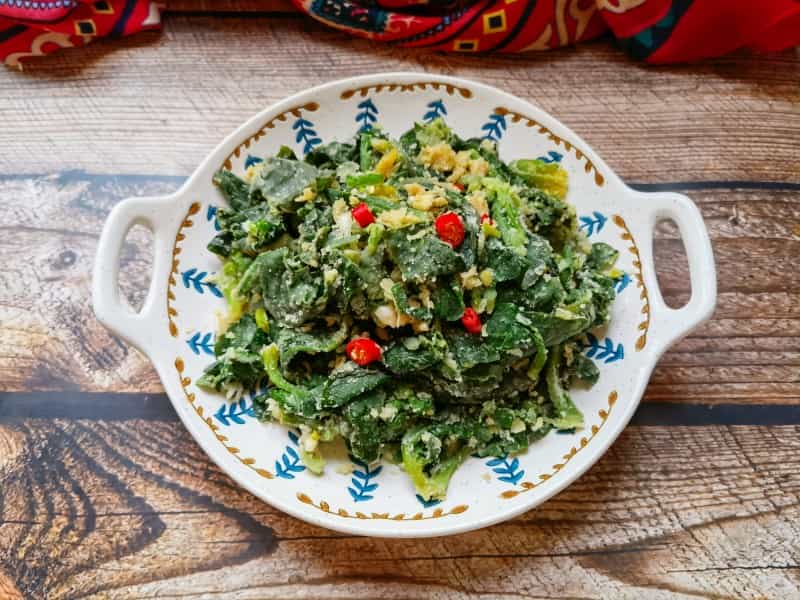 小米椒蒜泥拌蒸菠菜