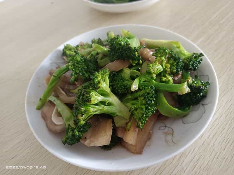 豬頭肉炒花椰菜
