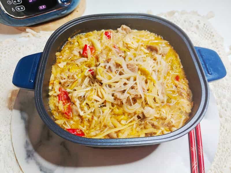 酸菜肥牛粉絲煲