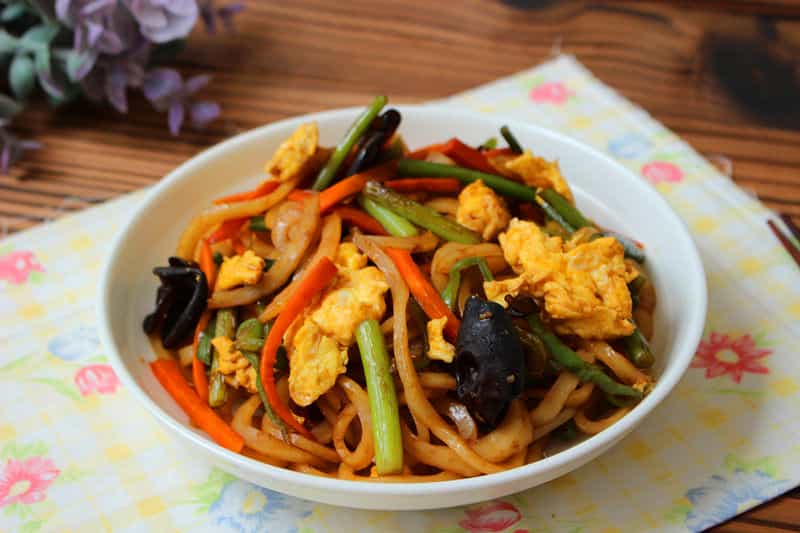 炒魚麵
