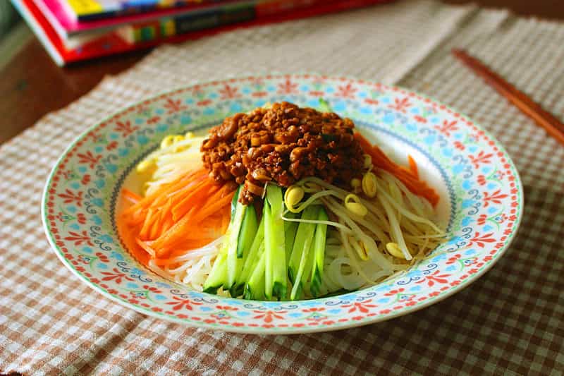 蘑菇肉醬拌米線