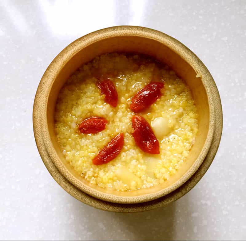 百合大黃米竹筒飯