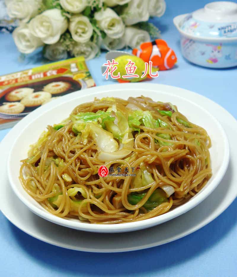 洋蔥圓白菜炒米線