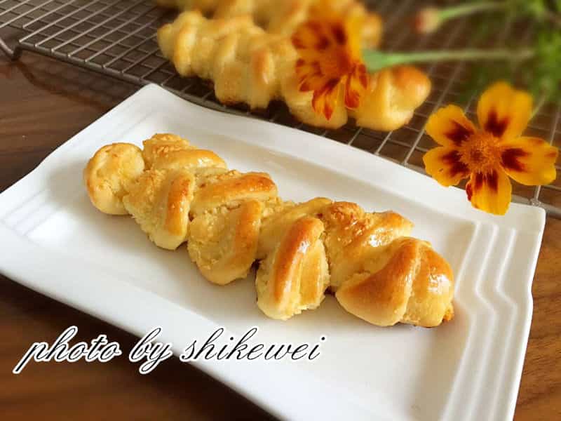 椰蓉串串麵包