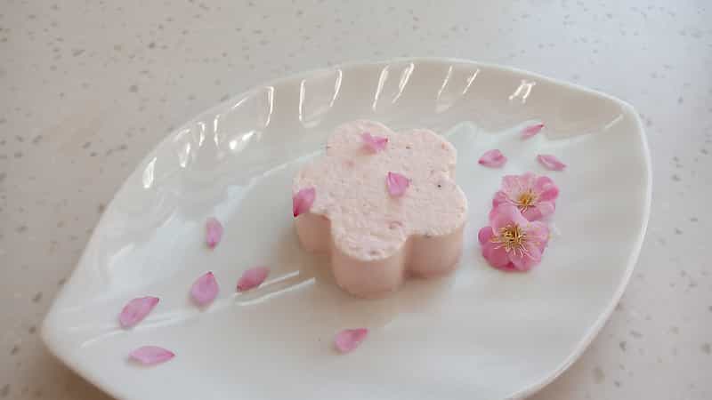 梅香草莓慕斯