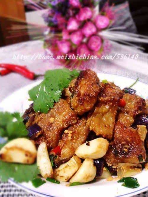 大蒜炆魚