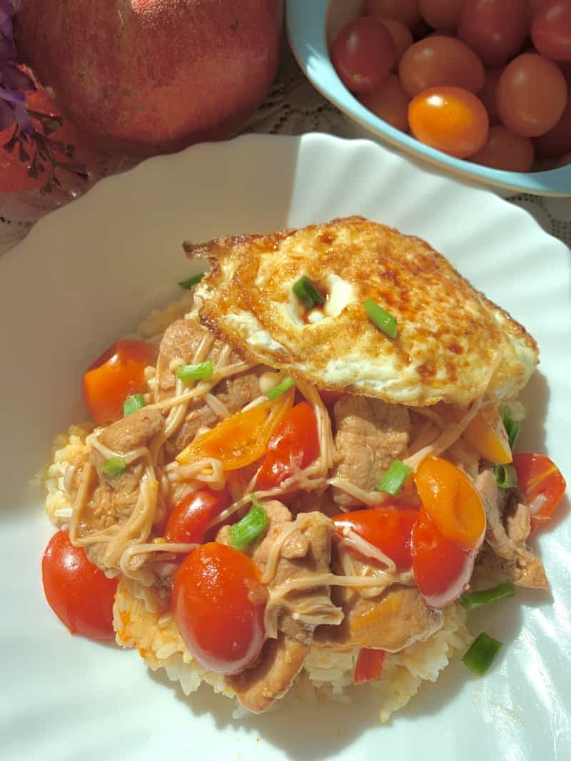 鮮茄牛肉煎蛋蓋飯