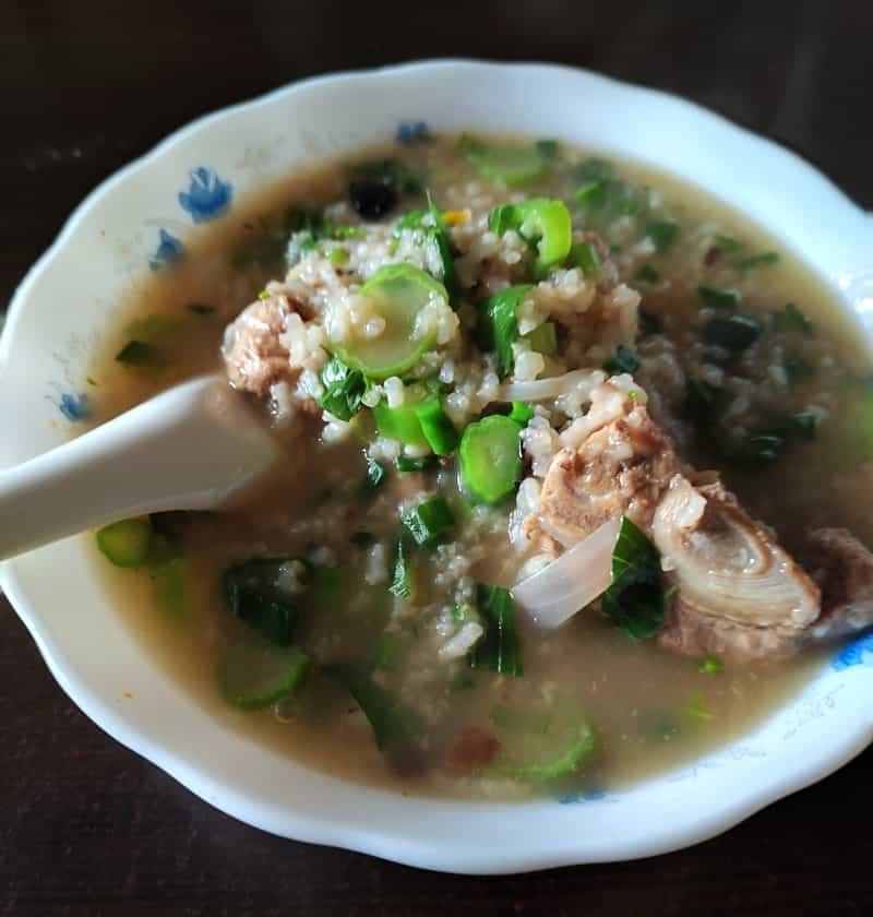 豆豉洋蔥菜心豬骨粥