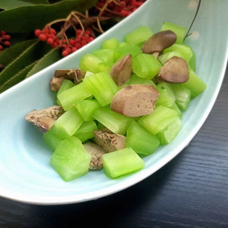 萵苣拌雞肝