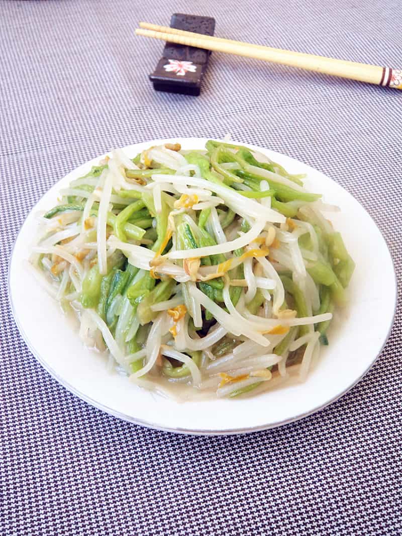 菠菜莖炒豆芽菜