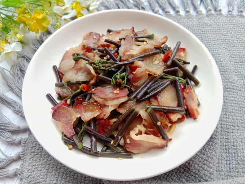 蕨菜炒臘肉