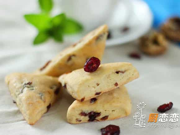 堅果蔓越莓司康