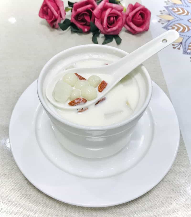牛奶燉芋頭湯圓