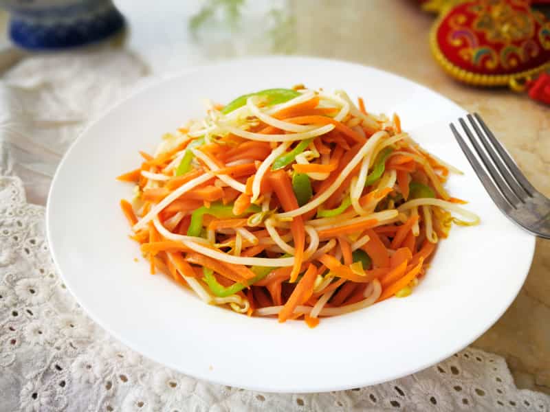 紅蘿蔔炒豆芽